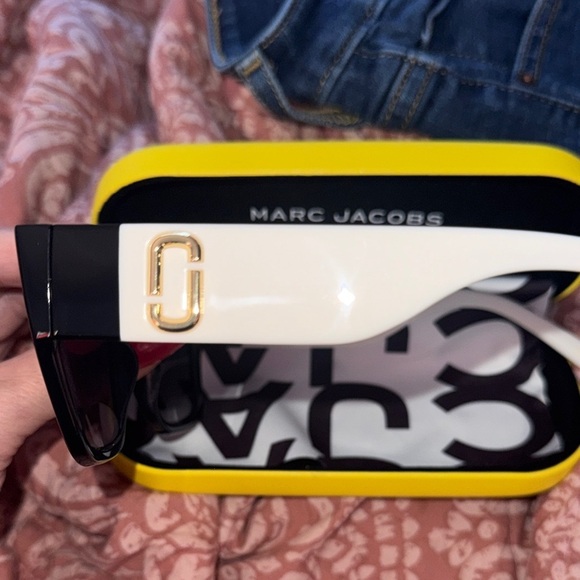 Marc Jacobs Sleek Black Sunglasses main image 6